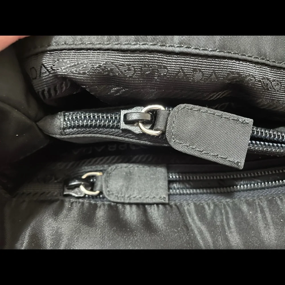 “SOLD”100% Authentic PRADA tote bag🖤🖤🖤 - Picture 3 of 15